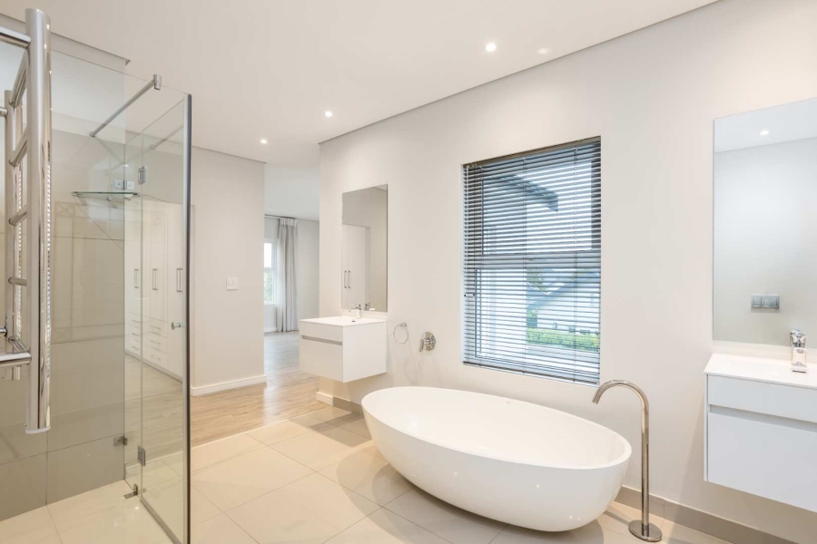 To Let 4 Bedroom Property for Rent in Val De Vie Estate Western Cape